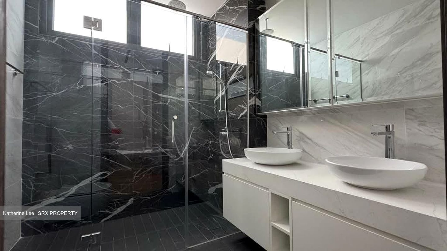 Jalan Loyang Besar (D17), Terrace #540211851